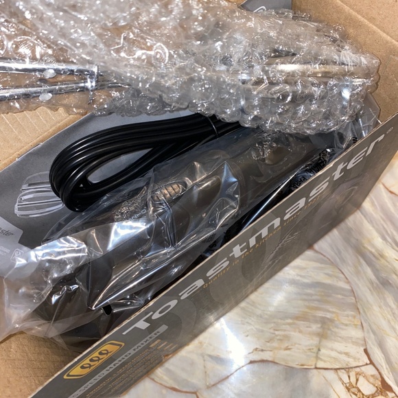 Toastmaster 5 Speed Hand Mixer - Picture 4 of 5